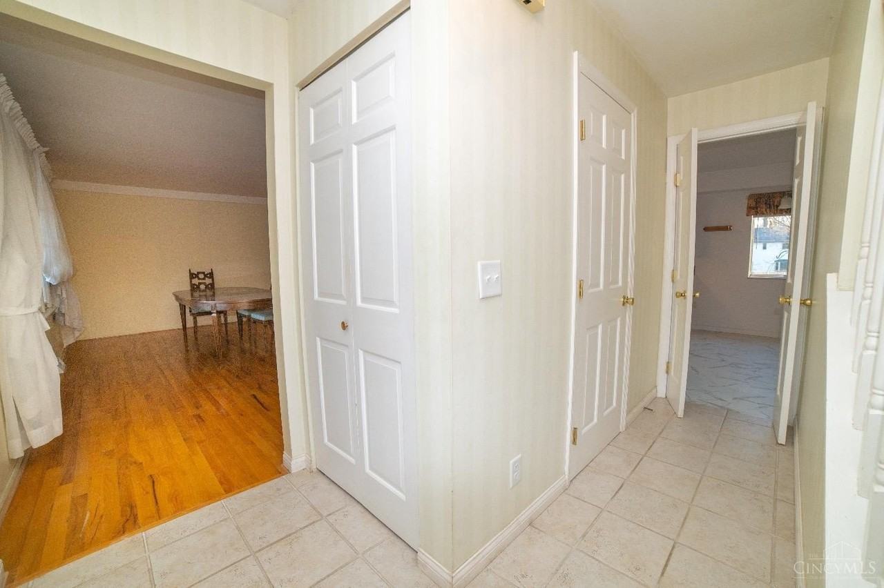 10159 Crosier Ln - Photo 5 of 31