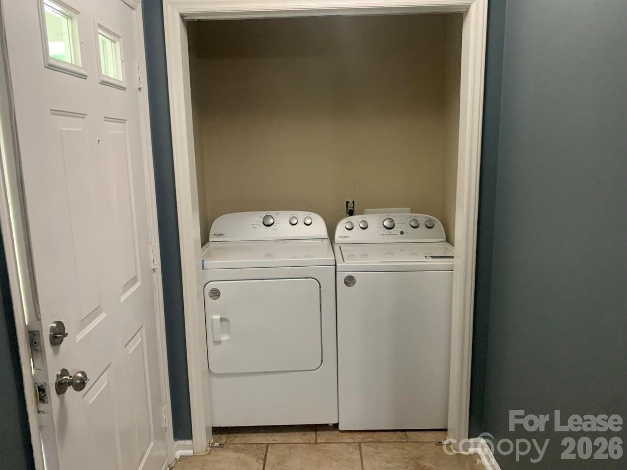 216 W Statesville Ave - Photo 2 of 26