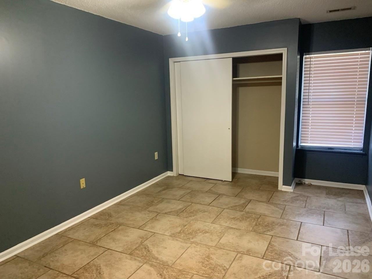 216 W Statesville Ave - Photo 5 of 26