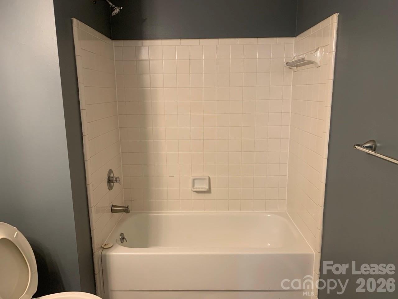 216 W Statesville Ave - Photo 7 of 26
