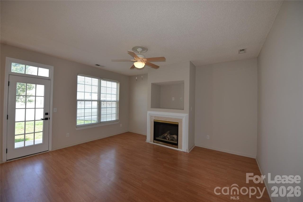 12531 Deaton Hill Dr - Photo 7 of 23