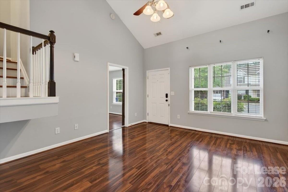 3445 Broadwick St - Photo 5 of 30