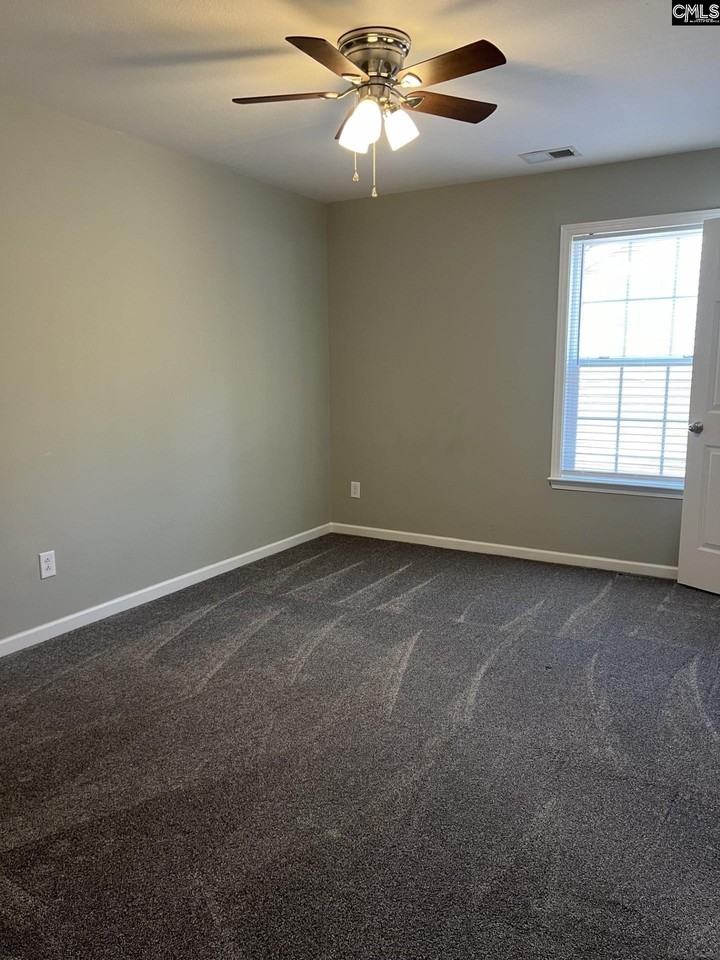 1070 Palamino Ln - Photo 4 of 10