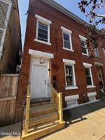 featured image of 132 4th Ave #2