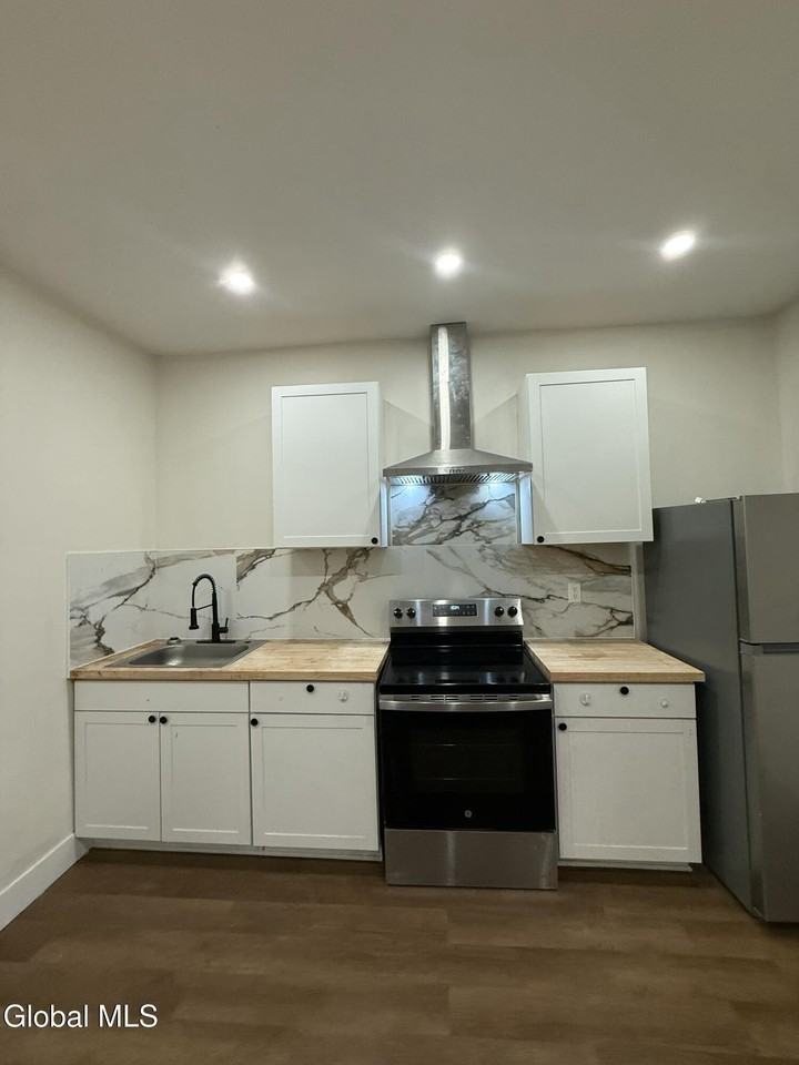132 4th Ave #2 - Photo 3 of 9