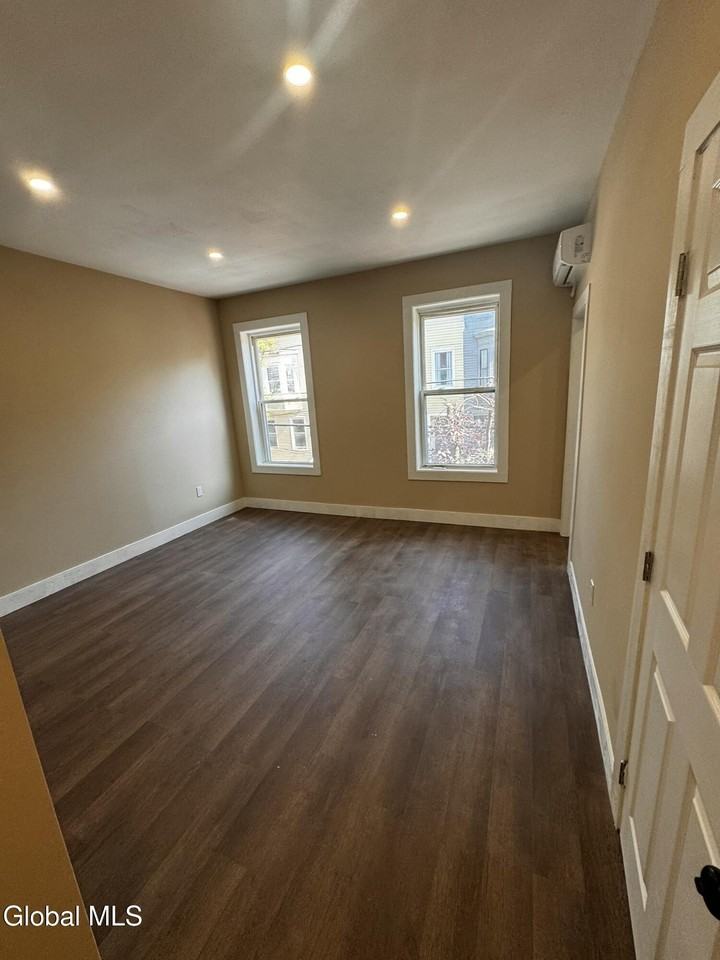 132 4th Ave #2 - Photo 6 of 9