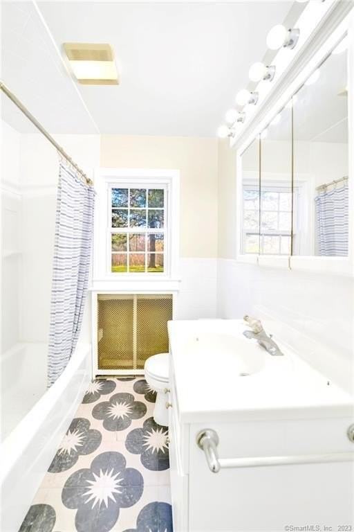 443 Benson Rd - Photo 6 of 14