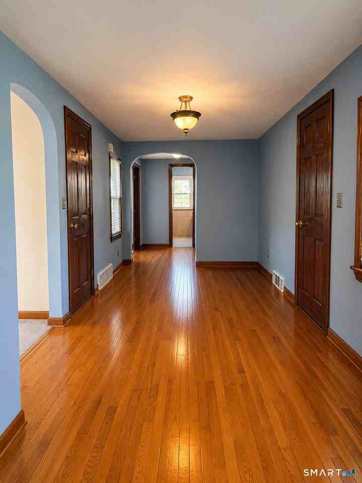 22 Leaf Ave #2ndFL - Photo 3 of 15