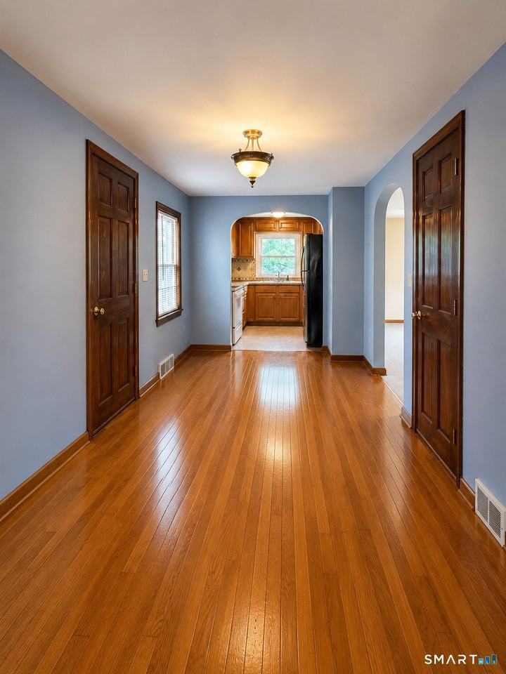 22 Leaf Ave #2ndFL - Photo 4 of 15