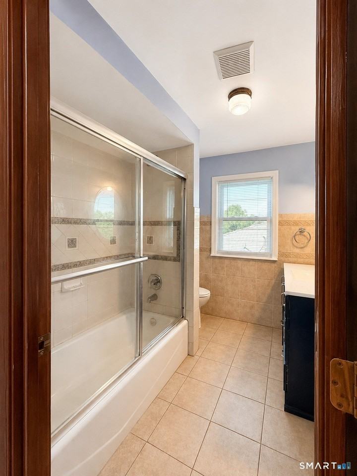 22 Leaf Ave #2ndFL - Photo 7 of 15