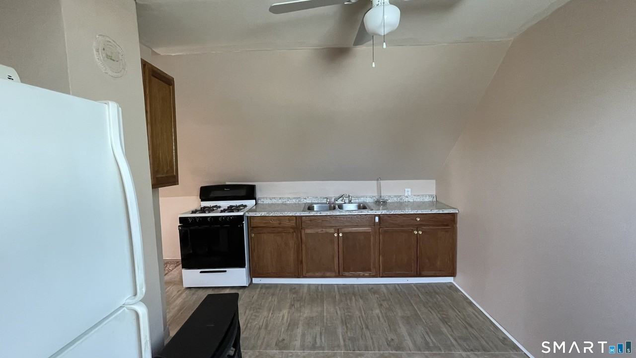 182 Beechwood Ave - Photo 3 of 12