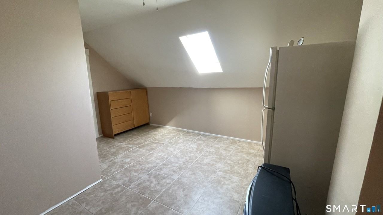 182 Beechwood Ave - Photo 4 of 12