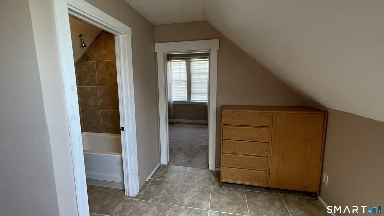 182 Beechwood Ave - Photo 5 of 12