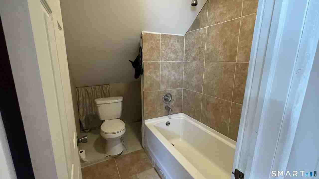 182 Beechwood Ave - Photo 6 of 12