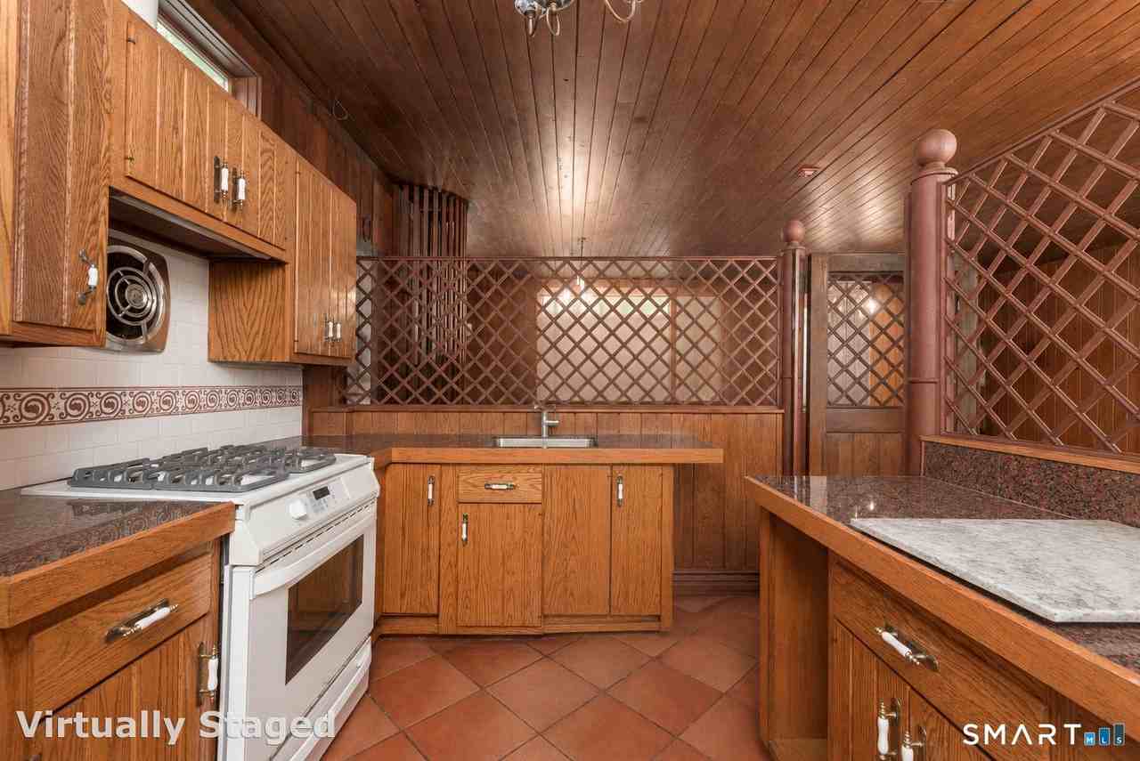 32 West Ave - Photo 2 of 24