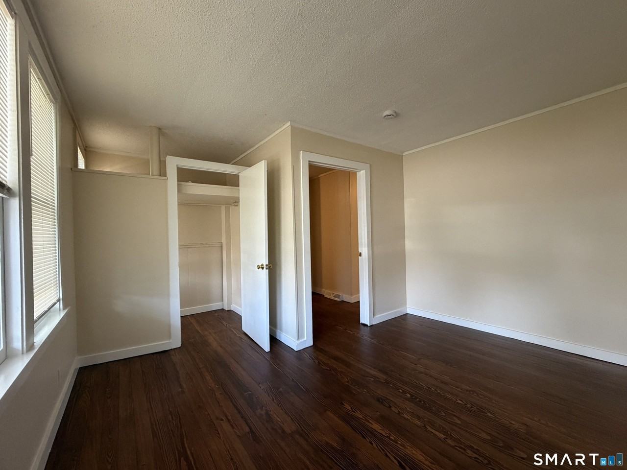 3741 Jackson Ave - Photo 4 of 12