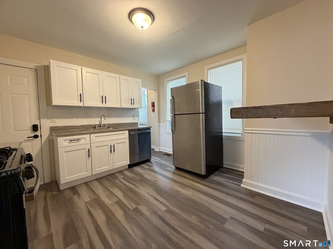 3741 Jackson Ave - Photo 7 of 12