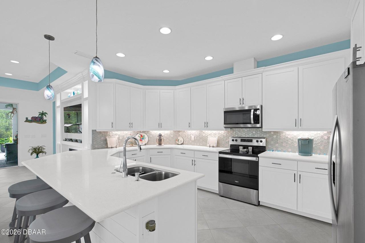819 Coral Reef Way - Photo 7 of 50