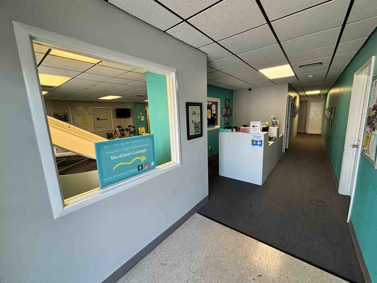 105 Lewis St - Photo 5 of 7