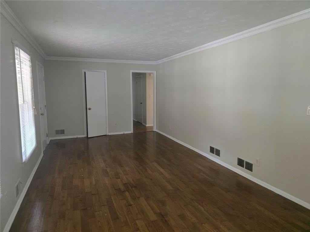 5734 Lanny Ln - Photo 6 of 30