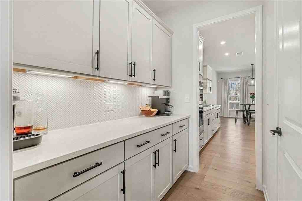 1466 Maston Rd - Photo 6 of 43