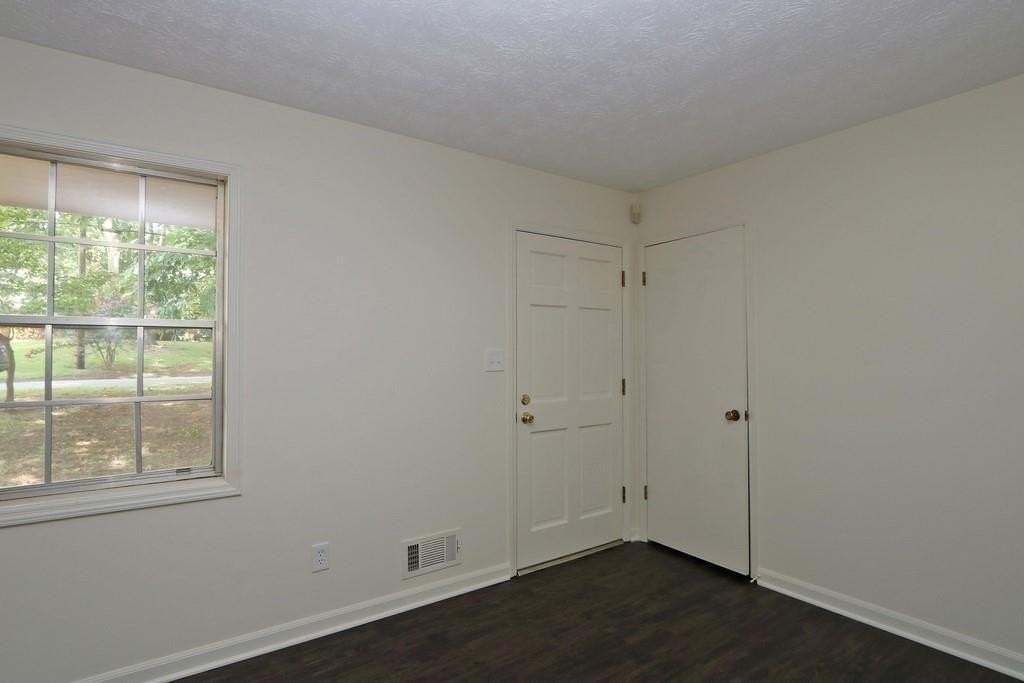 4215 Fawn Ln Se - Photo 4 of 25