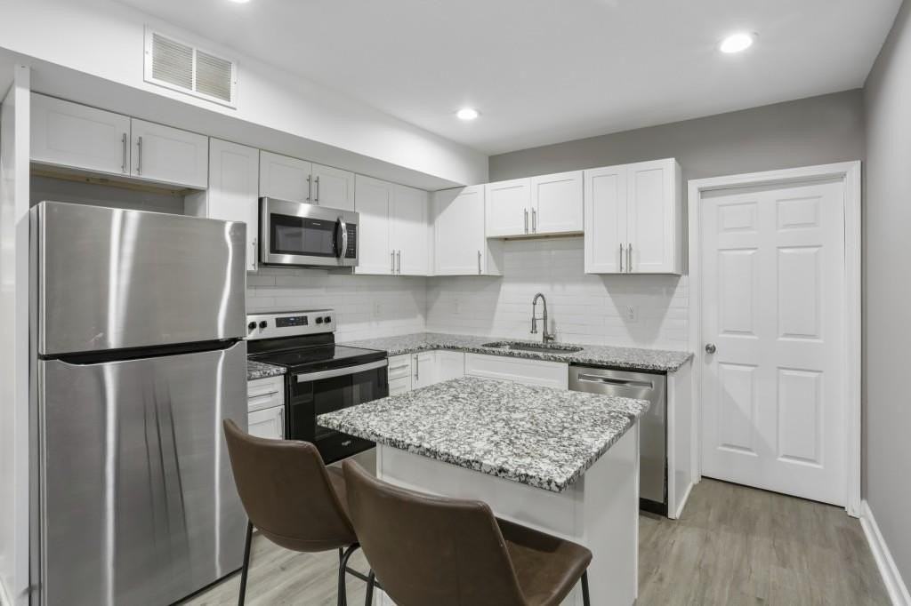 2893 White Oak Dr - Photo 3 of 16