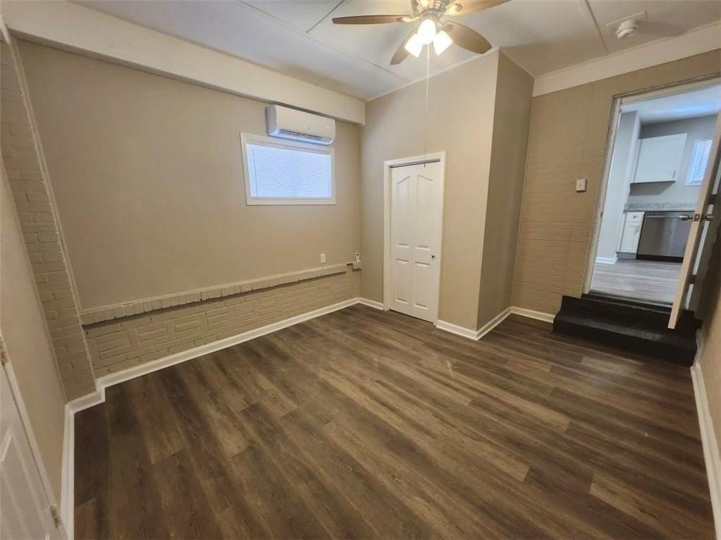 3415 Hyland Dr - Photo 4 of 9