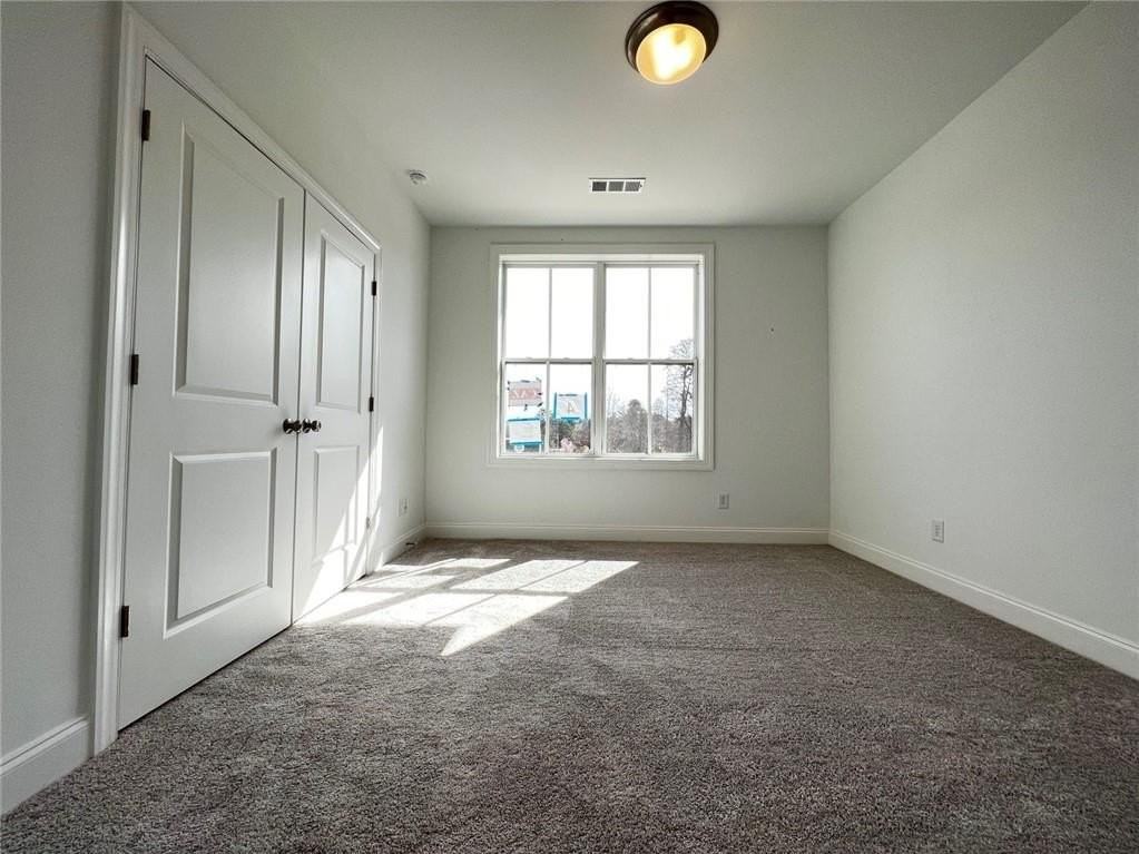 235 Sims Park Pl - Photo 4 of 31