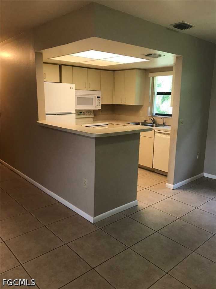919 Se 8th Ter #7 - Photo 6 of 19