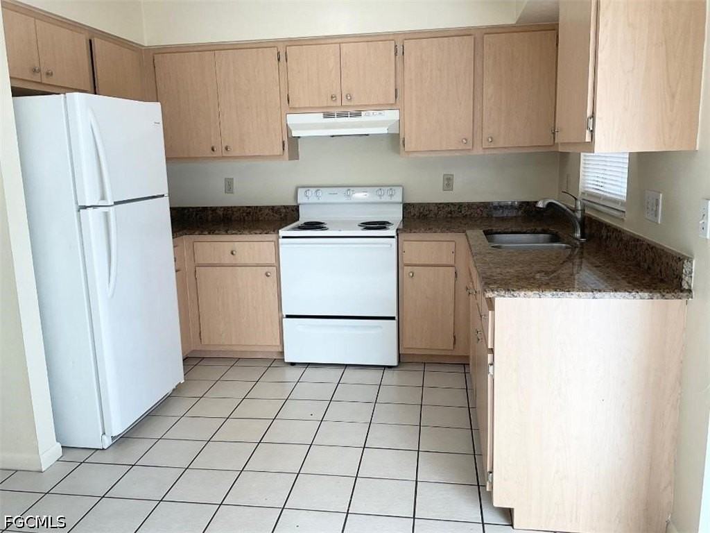 1423 Andalusia Blvd - Photo 2 of 11