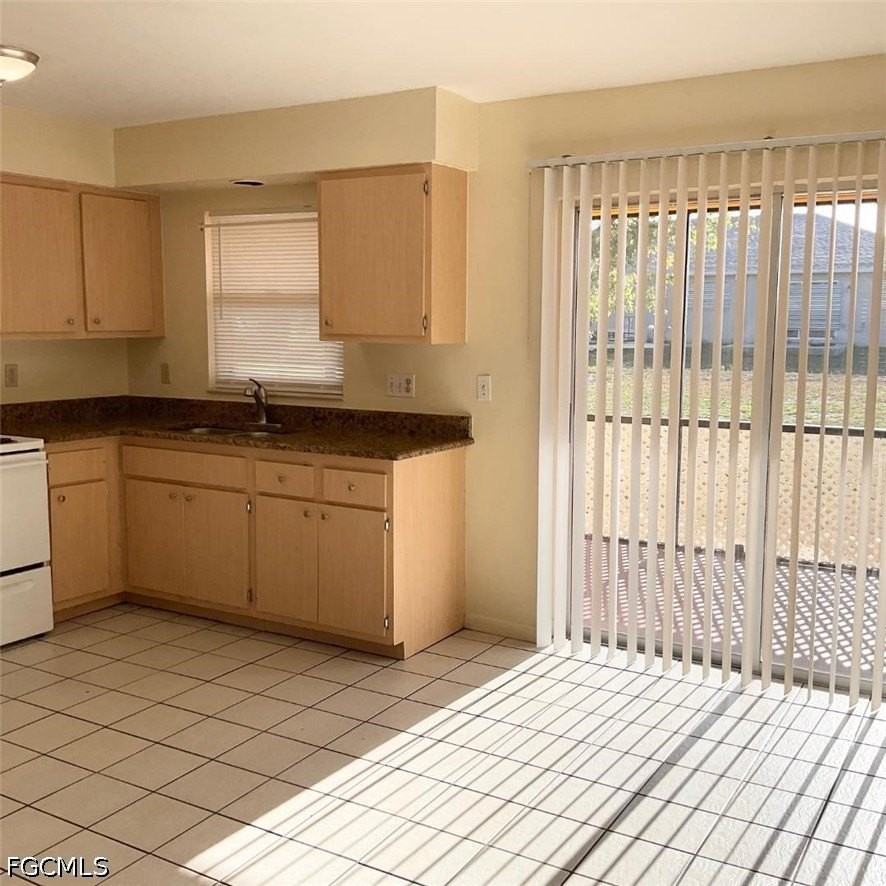 1423 Andalusia Blvd - Photo 3 of 11