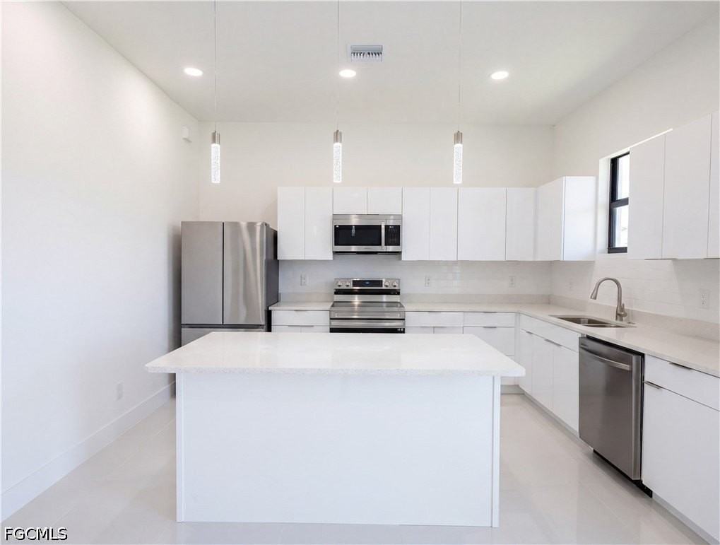 2726 Nw 41st Pl - Photo 7 of 22