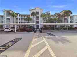 featured image of 10391 Butterfly Palm Dr #1011
