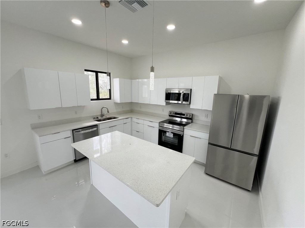 2113 Nw 41st Ave - Photo 6 of 27