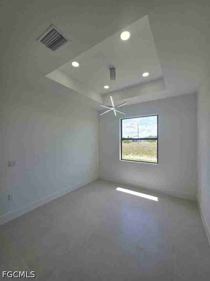 710 Godwid Ave S - Photo 4 of 18