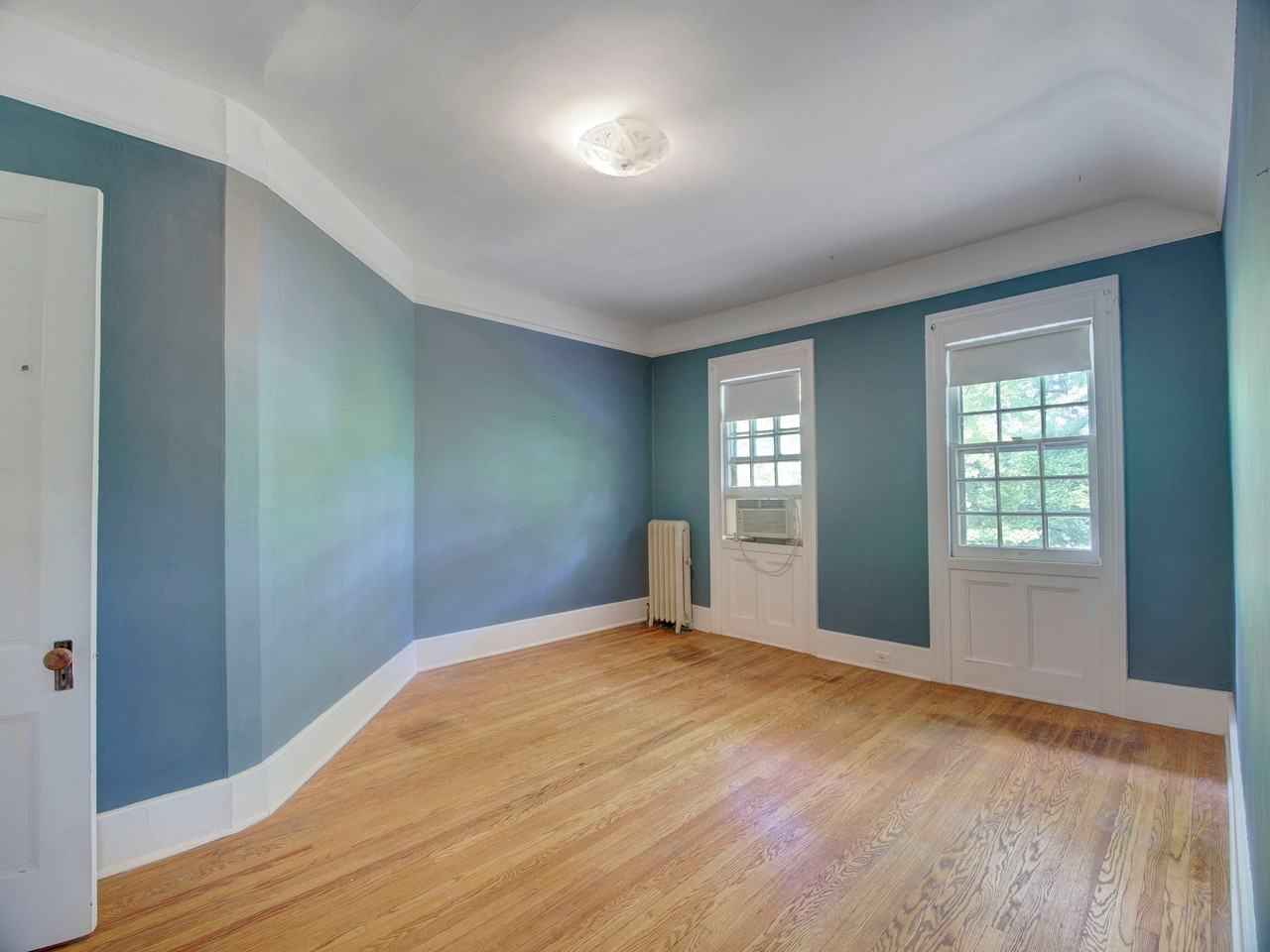 449 Grove St - Photo 6 of 11