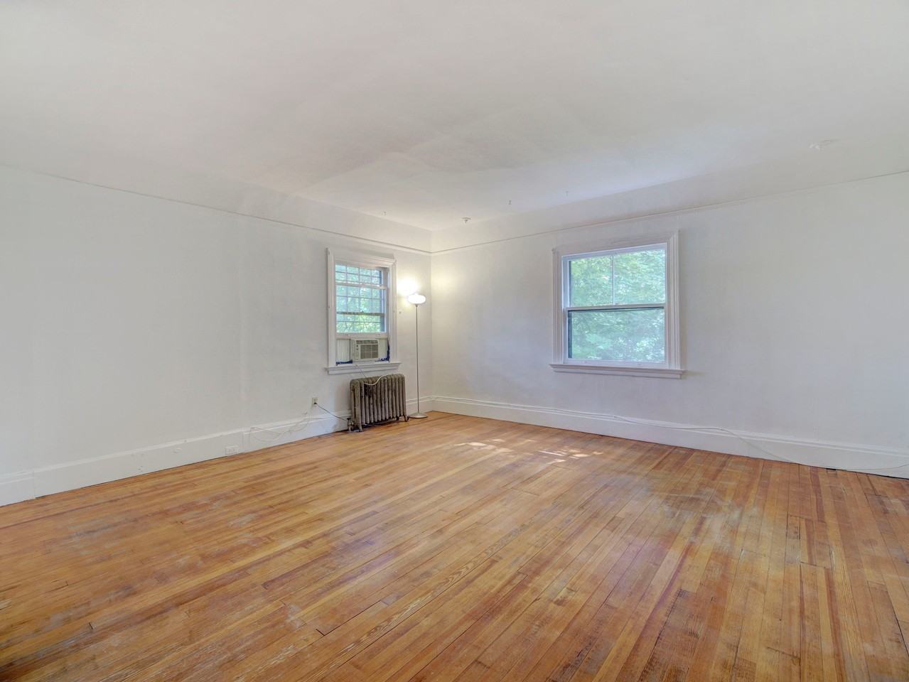 449 Grove St - Photo 7 of 11