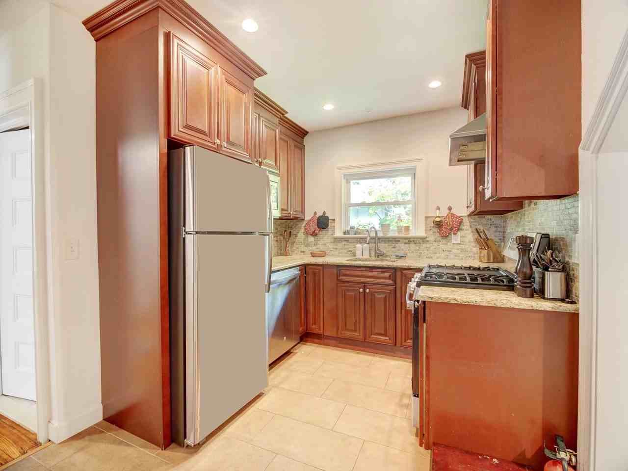 285 Claremont Ave #2 - Photo 4 of 14