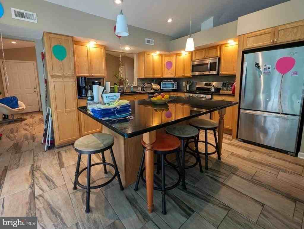 326 Cherry Hill Blvd - Photo 2 of 17