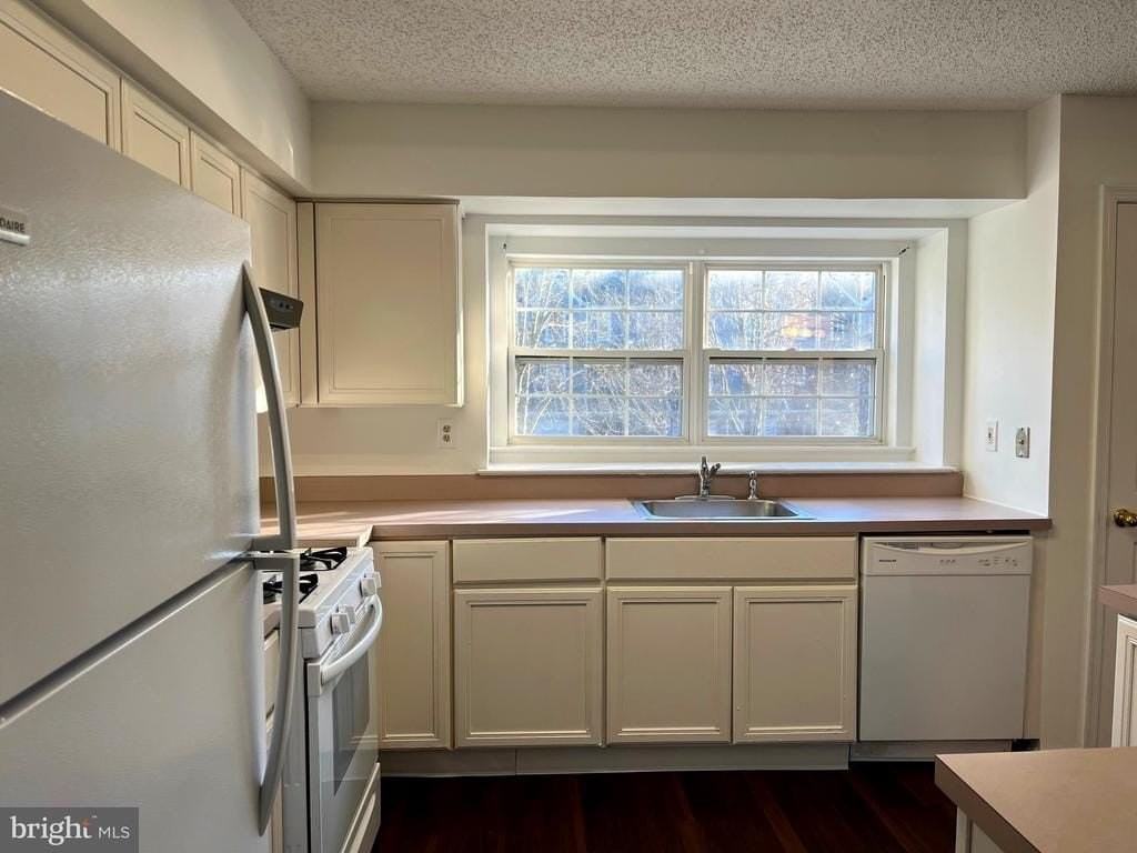 15 Halstead Pl - Photo 5 of 17