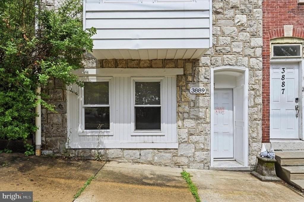 3889 Manayunk Ave - Photo 4 of 25