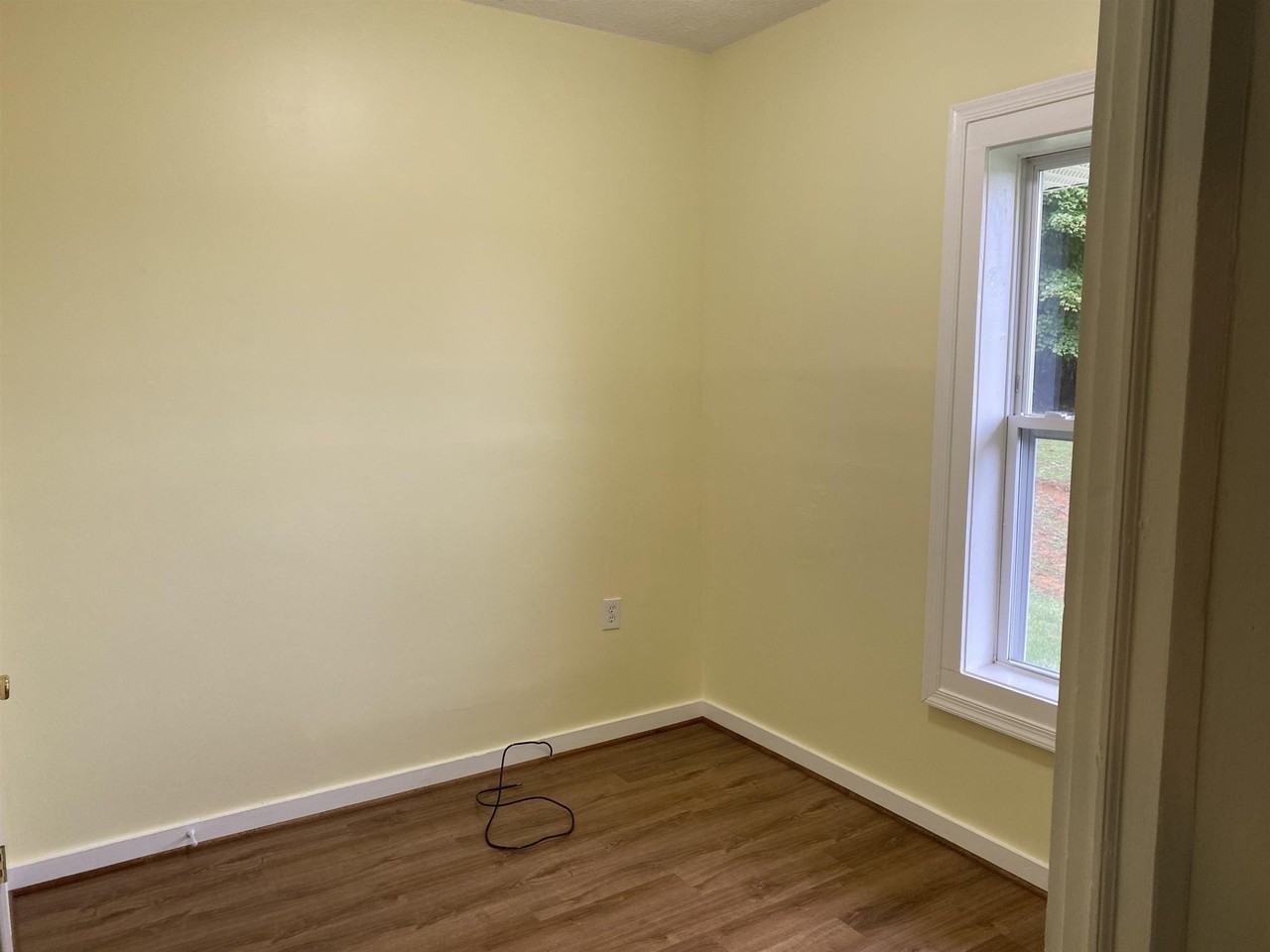 1733 Spring Hill Rd - Photo 4 of 14