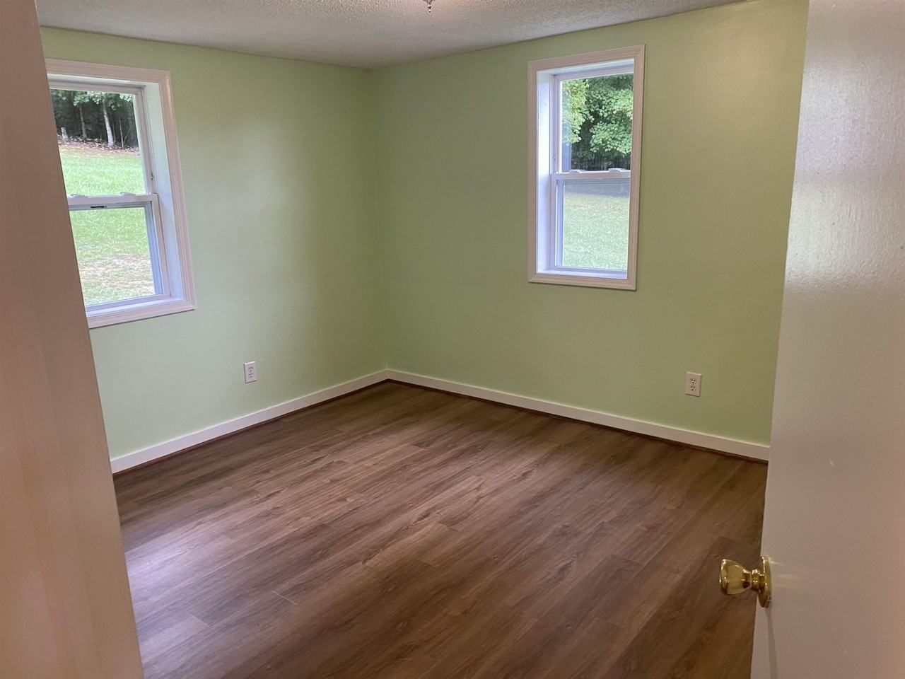 1733 Spring Hill Rd - Photo 5 of 14