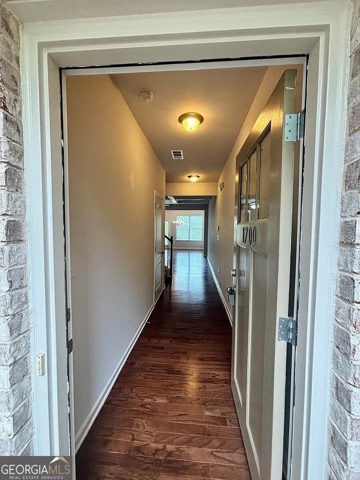 1700 Paxton Dr Sw - Photo 2 of 27