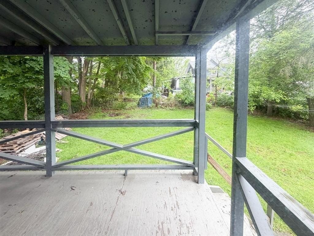 113 Spencer Ave - Photo 5 of 11