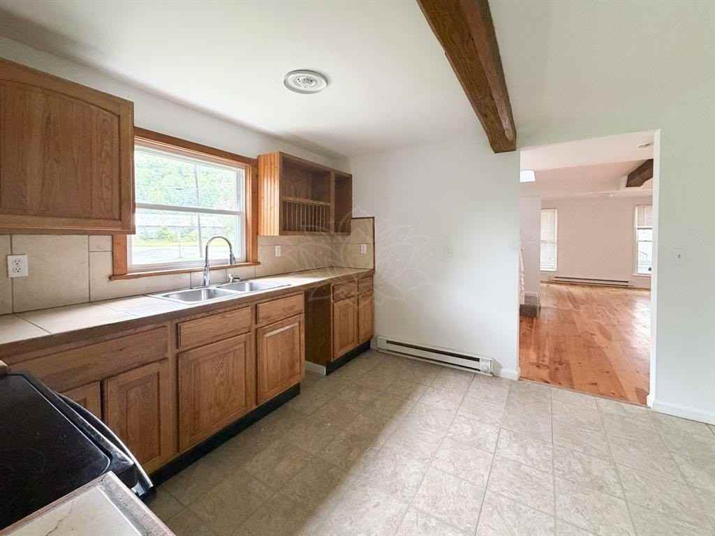 113 Spencer Ave - Photo 6 of 11