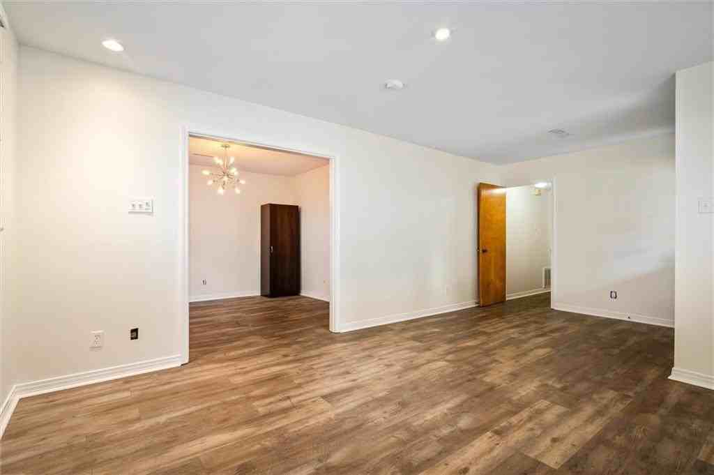 316 Syracuse St - Photo 4 of 22