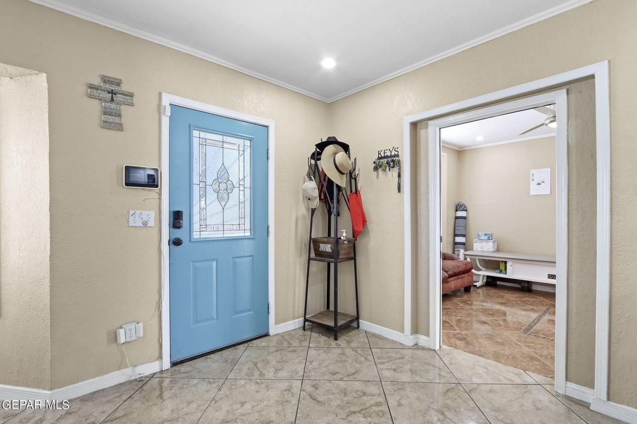 359 Mary Jeanne Ln - Photo 4 of 36