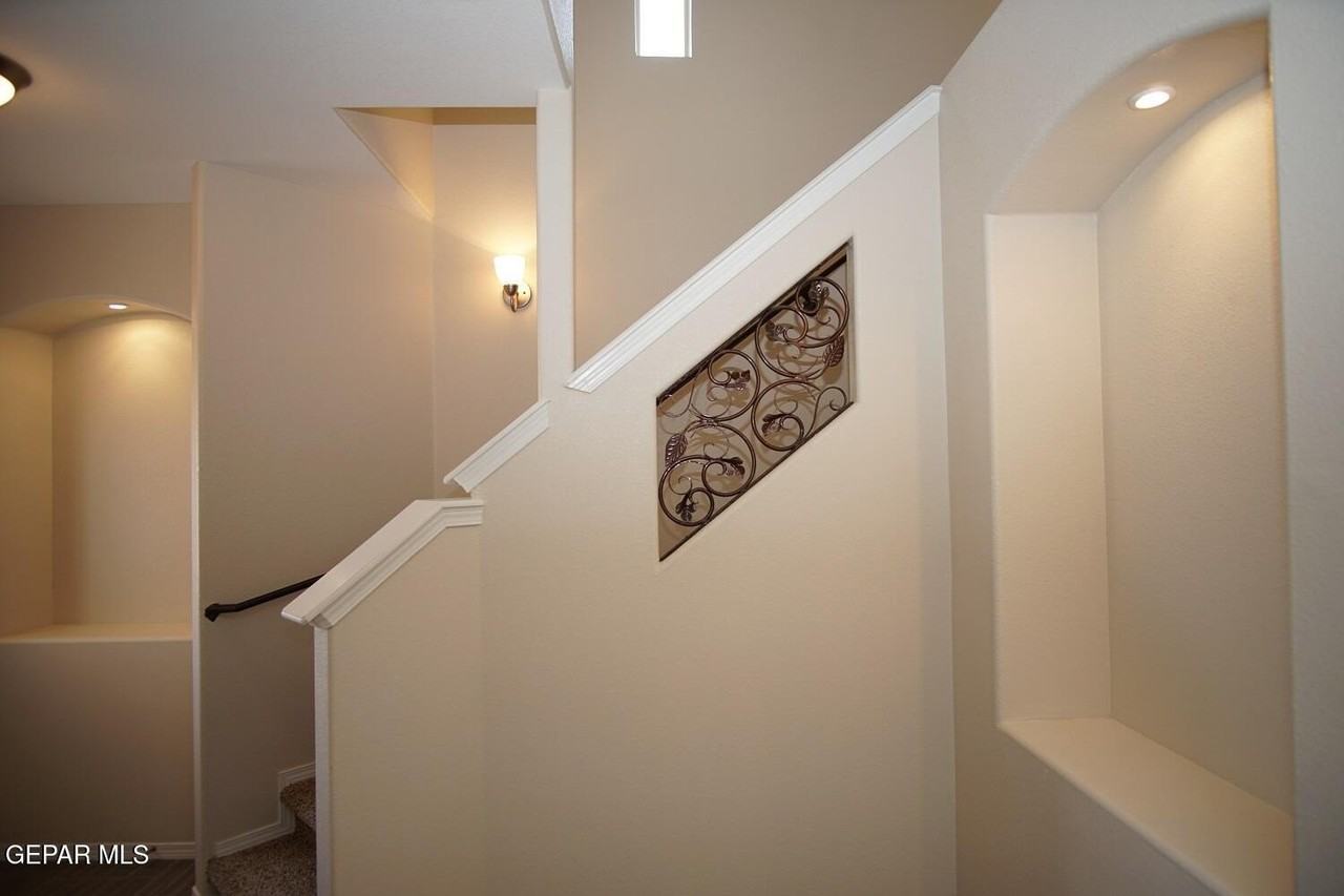 2136 William Caples St - Photo 3 of 22